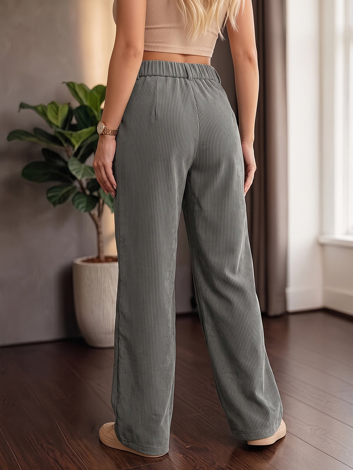 High-Waist Wide-Leg Trousers with Functional Pockets and Structured Waistband