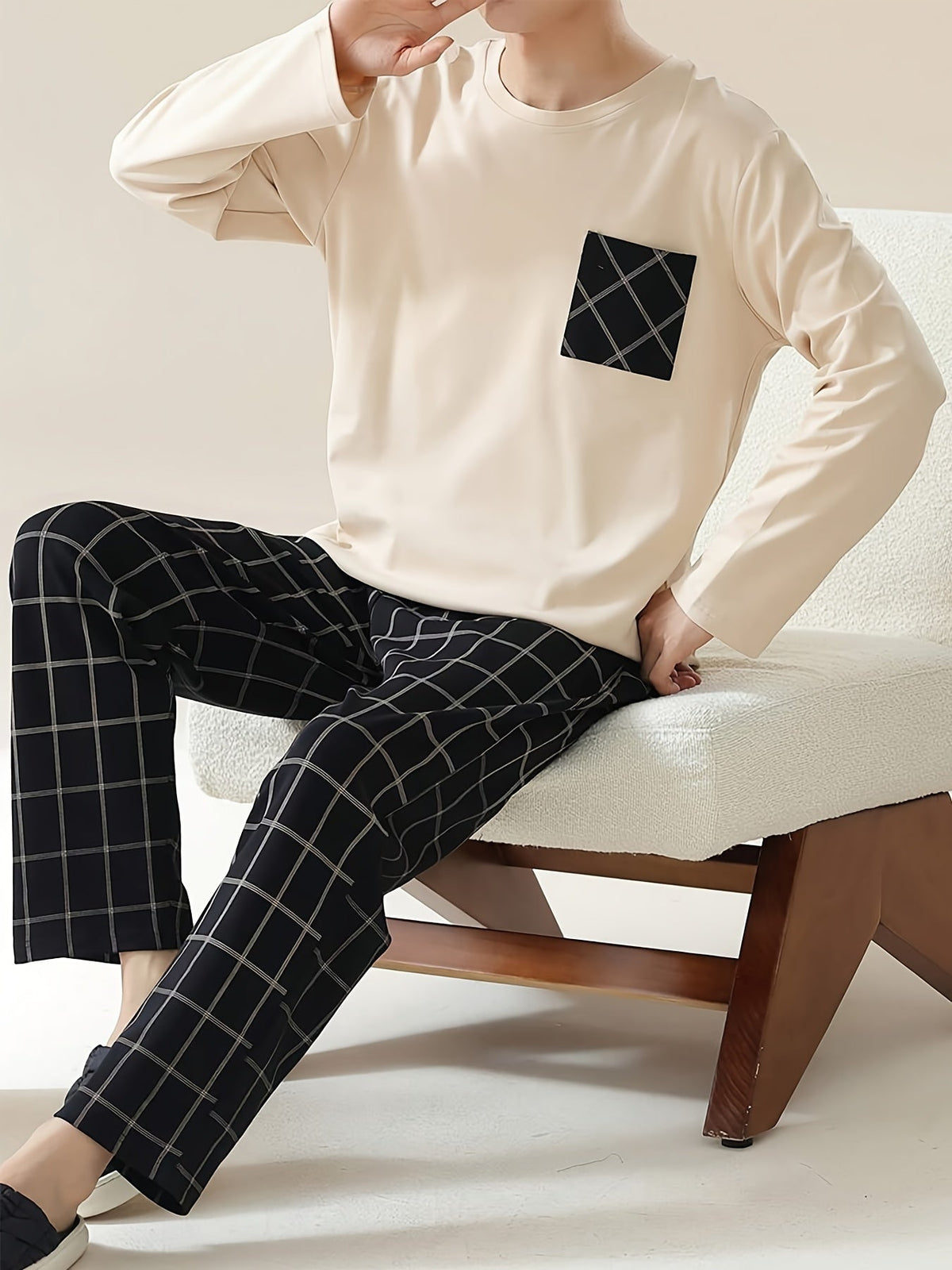 Round Neck Loungewear Set with Long Sleeves and Checked Trousers, Chest Pocket