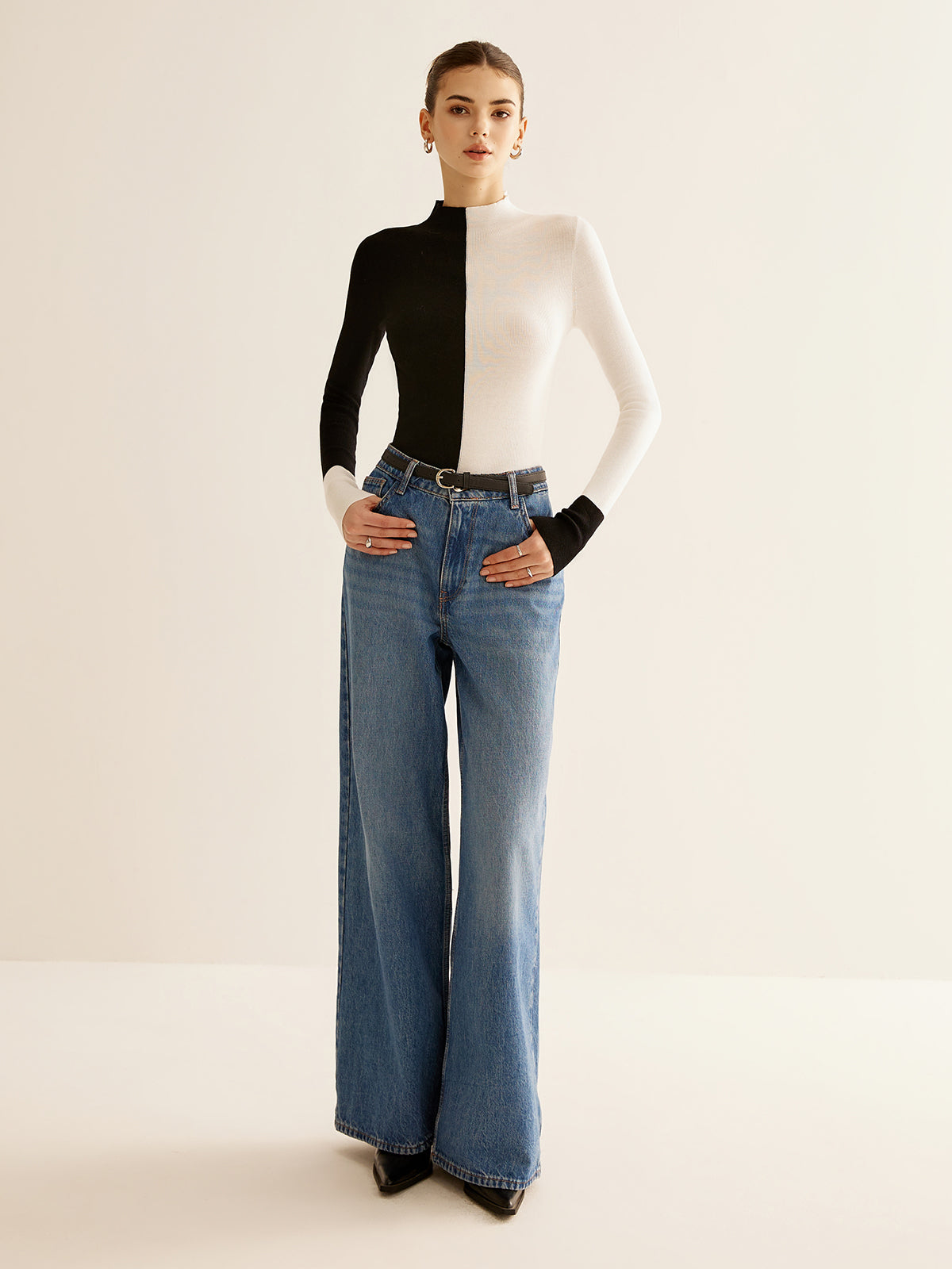 Slim Fit Knit Sweater with Medium Stretch and Blended Fibers
