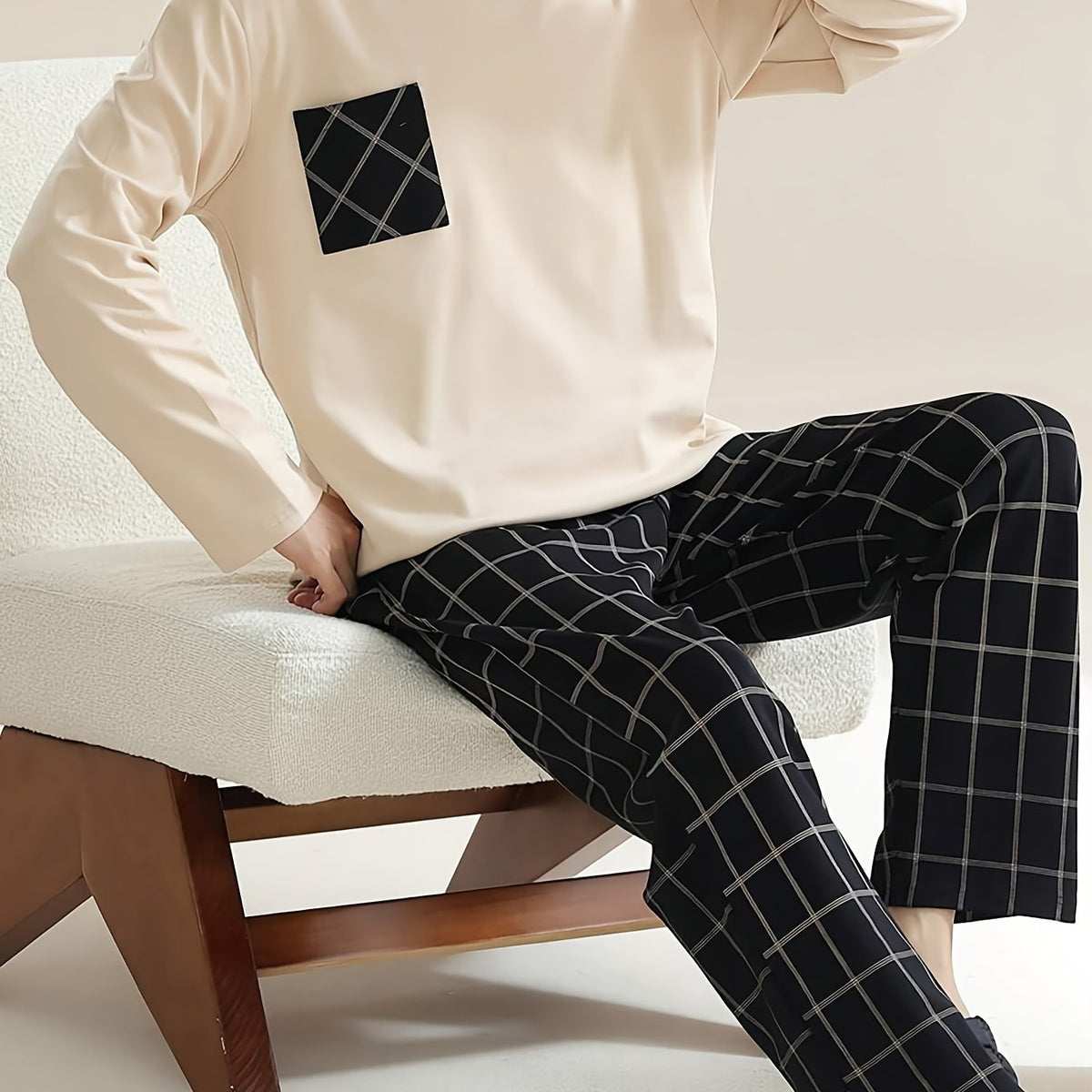 Round Neck Loungewear Set with Long Sleeves and Checked Trousers, Chest Pocket