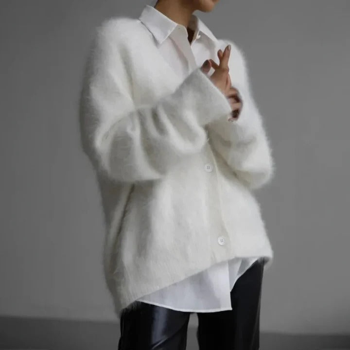 Women's Wool Sweater with Round Neck and Minimalist Design