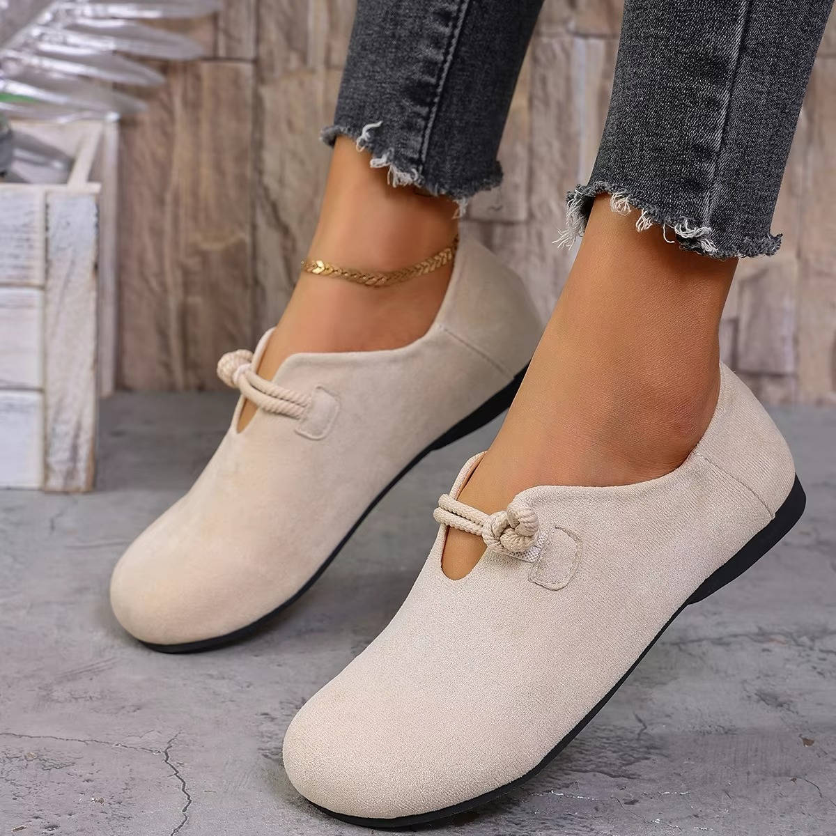 Slip-On Loafers with Memory Foam Insole and Arch Support, Breathable Mesh Lining
