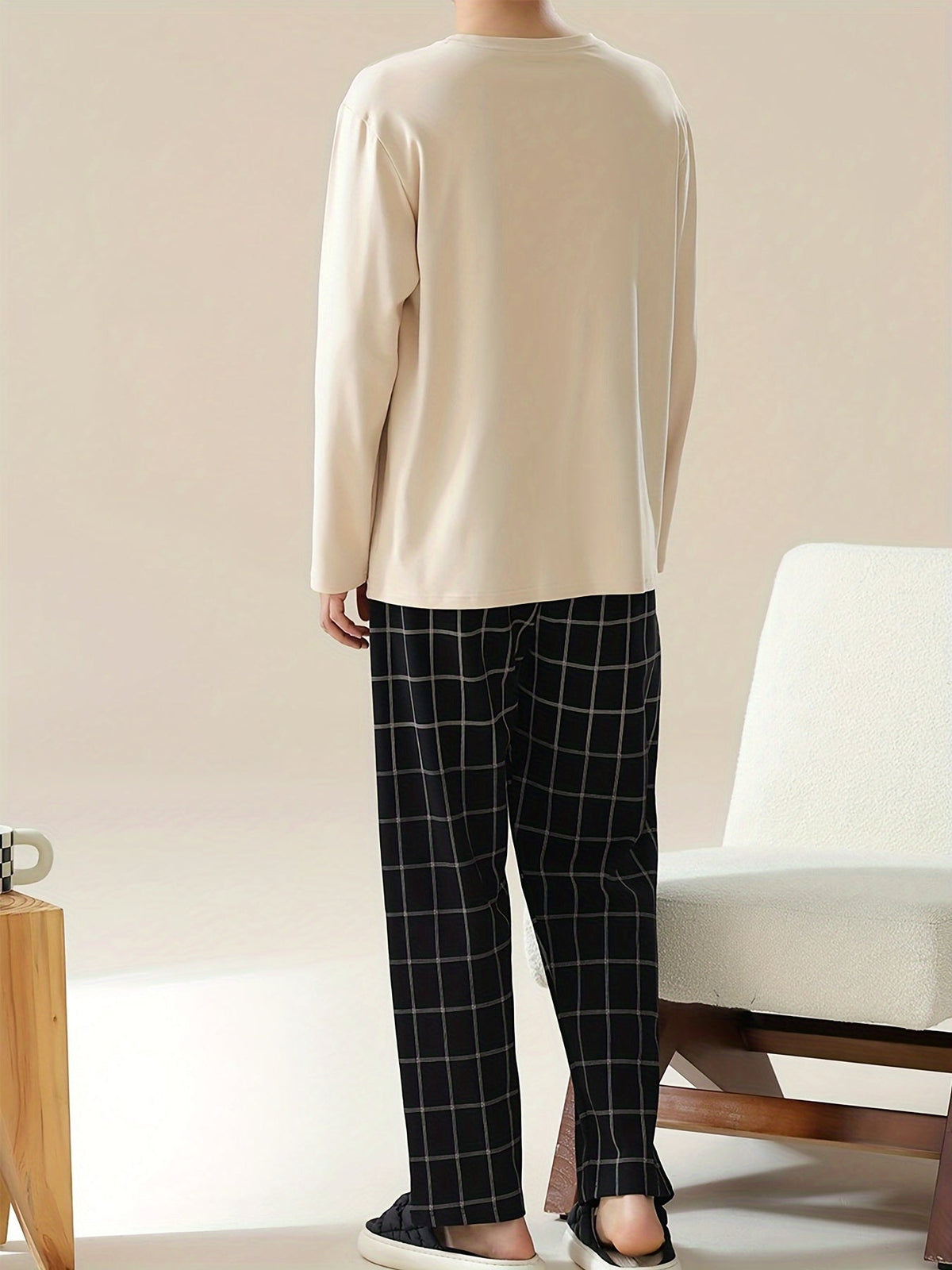 Round Neck Loungewear Set with Long Sleeves and Checked Trousers, Chest Pocket