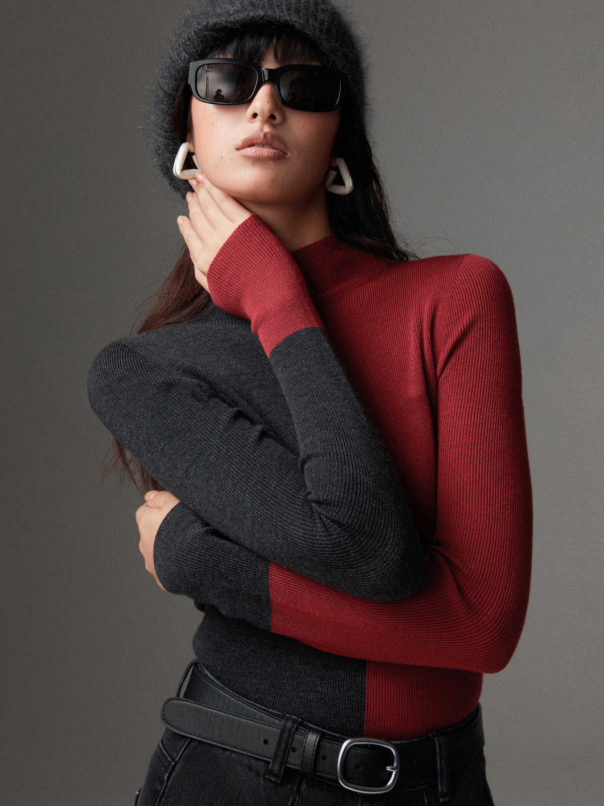 Slim Fit Knit Sweater with Medium Stretch and Blended Fibers