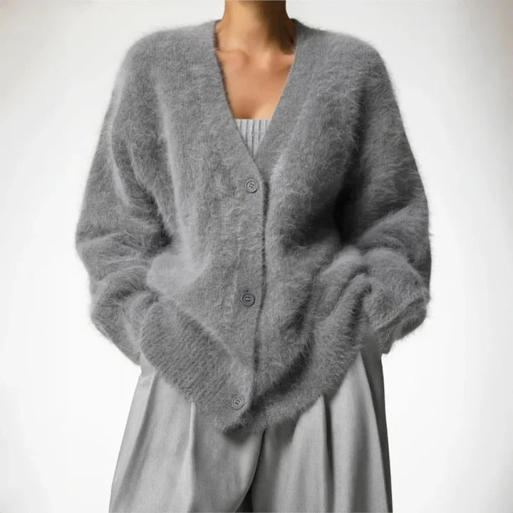 Women's Wool Sweater with Round Neck and Minimalist Design