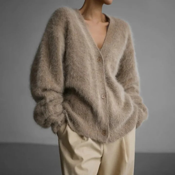 Women's Wool Sweater with Round Neck and Minimalist Design