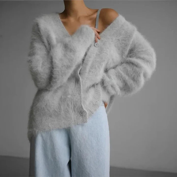 Women's Wool Sweater with Round Neck and Minimalist Design