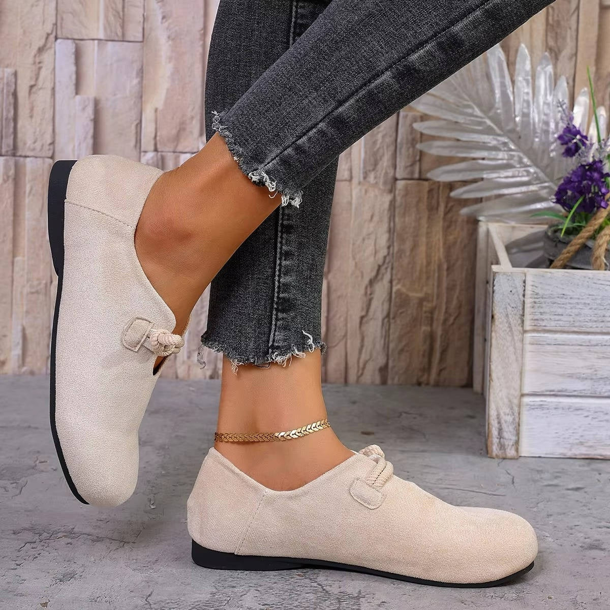 Slip-On Loafers with Memory Foam Insole and Arch Support, Breathable Mesh Lining